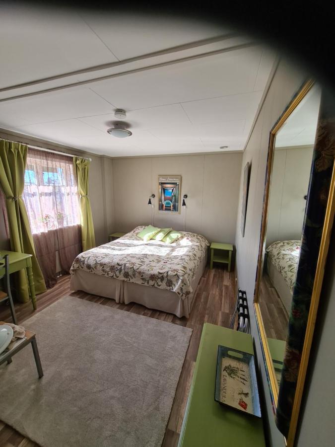Skogsbrynet B&B, Bredsjoe Nya Herrgard Hällefors エクステリア 写真