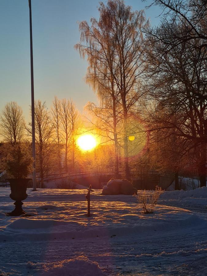 Skogsbrynet B&B, Bredsjoe Nya Herrgard Hällefors エクステリア 写真