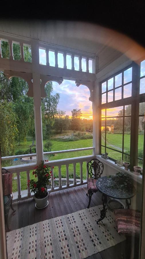 Skogsbrynet B&B, Bredsjoe Nya Herrgard Hällefors エクステリア 写真
