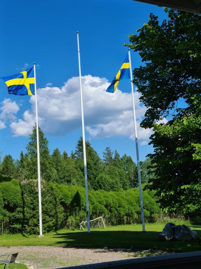 Skogsbrynet B&B, Bredsjoe Nya Herrgard Hällefors エクステリア 写真